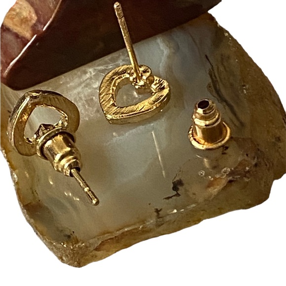 ๐Sale ๐2 for $10 NWOT white rhinestones hearts gold (color) post earrings - Picture 4 of 5
